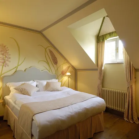 麦西利城堡酒店 Mcely