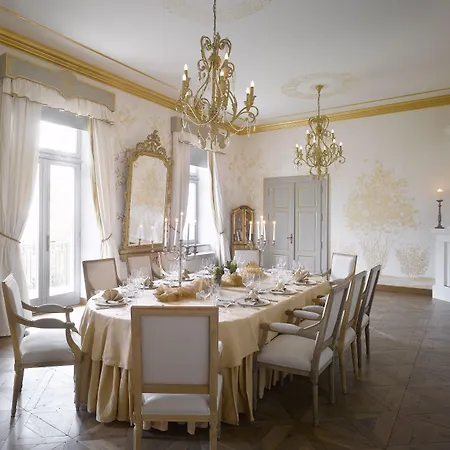 Otel Chateau Mcely