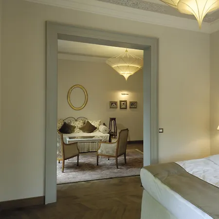 麦西利城堡酒店 酒店 Mcely