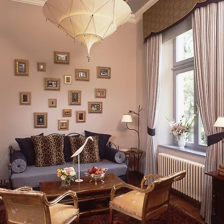 麦西利城堡酒店 Mcely