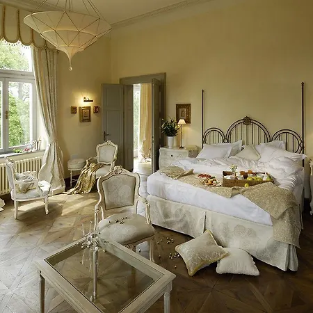 Chateau Hotell