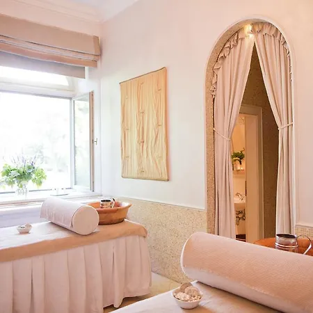 Hotel Chateau