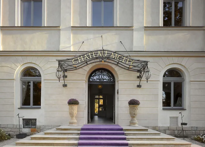 Chateau فندق Mcely