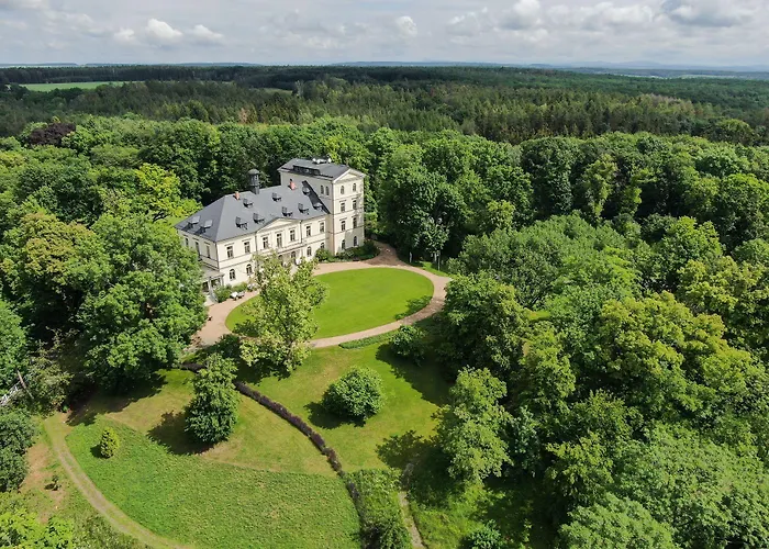 Chateau 5* Mcely