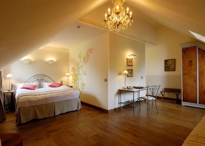Chateau فندق 5*